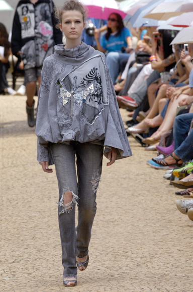 desfiles-cavalera-saopauloinverno2006rtw-115