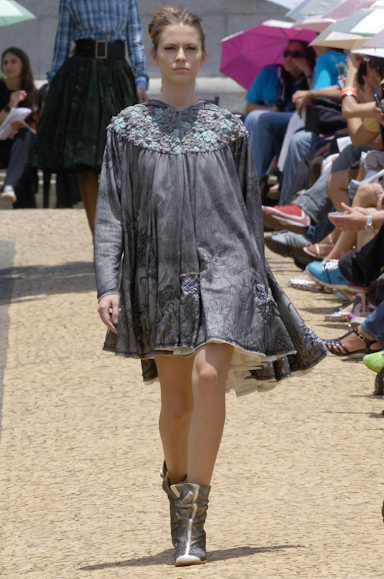 desfiles-cavalera-saopauloinverno2006rtw-138