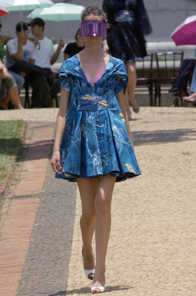 desfiles-cavalera-saopauloinverno2006rtw-140