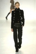 desfiles-gloriacoelho-saopauloinverno2006rtw-108