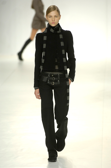 desfiles-gloriacoelho-saopauloinverno2006rtw-108
