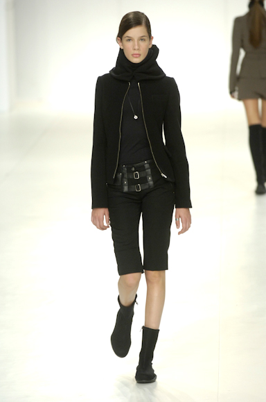 desfiles-gloriacoelho-saopauloinverno2006rtw-110