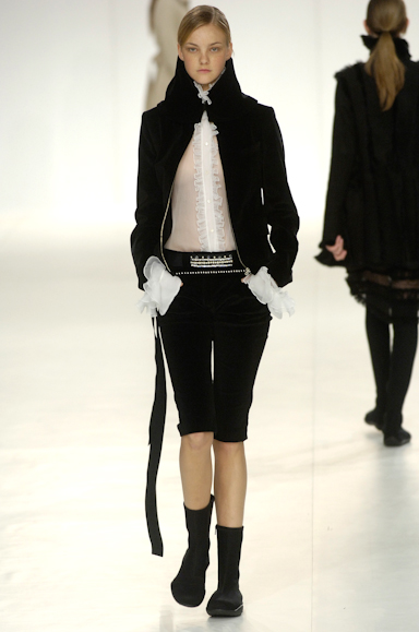 desfiles-gloriacoelho-saopauloinverno2006rtw-121