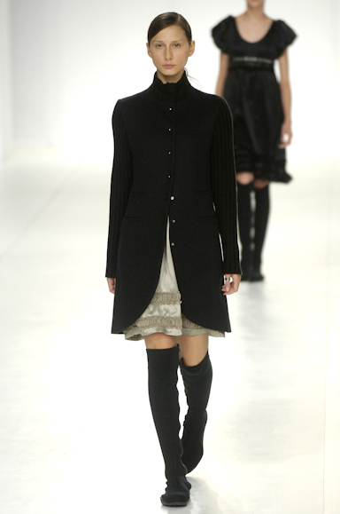 desfiles-gloriacoelho-saopauloinverno2006rtw-124