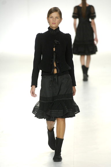 desfiles-gloriacoelho-saopauloinverno2006rtw-126