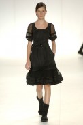desfiles-gloriacoelho-saopauloinverno2006rtw-127