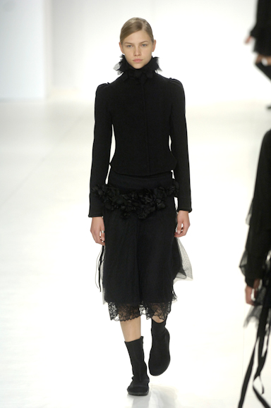 desfiles-gloriacoelho-saopauloinverno2006rtw-128