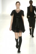desfiles-gloriacoelho-saopauloinverno2006rtw-132