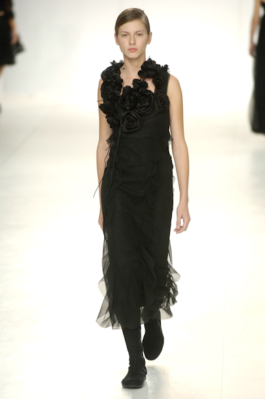 desfiles-gloriacoelho-saopauloinverno2006rtw-141