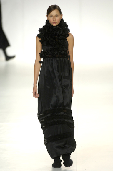 desfiles-gloriacoelho-saopauloinverno2006rtw-144