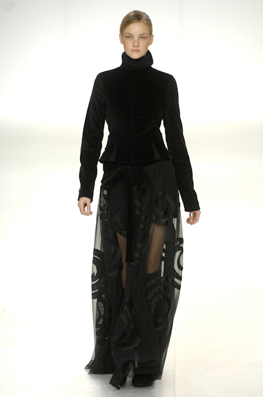 desfiles-gloriacoelho-saopauloinverno2006rtw-149