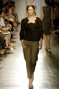 desfiles-huisclos-saopauloinverno2006rtw-102