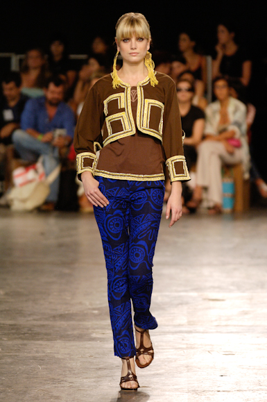 desfiles-isabelacapeto-saopauloinverno2006rtw-101