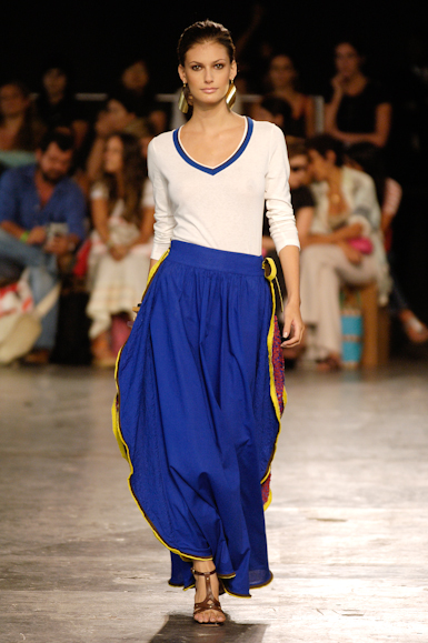 desfiles-isabelacapeto-saopauloinverno2006rtw-102