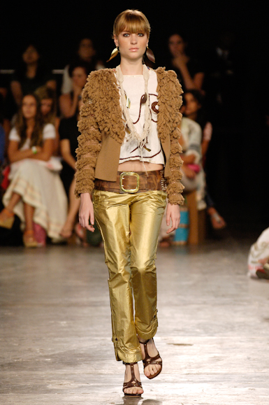 desfiles-isabelacapeto-saopauloinverno2006rtw-110