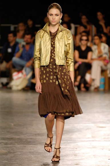 desfiles-isabelacapeto-saopauloinverno2006rtw-111