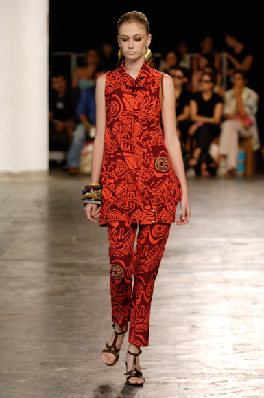 desfiles-isabelacapeto-saopauloinverno2006rtw-114