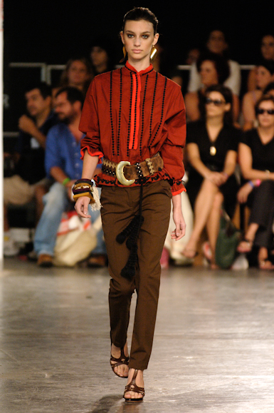 desfiles-isabelacapeto-saopauloinverno2006rtw-117