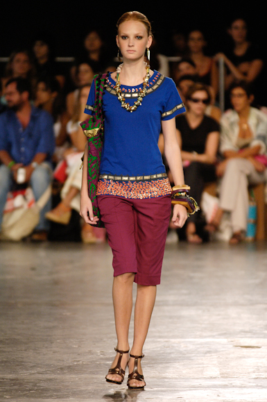 desfiles-isabelacapeto-saopauloinverno2006rtw-121