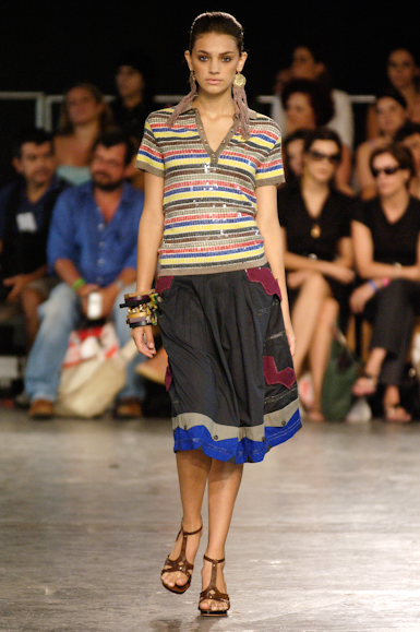 desfiles-isabelacapeto-saopauloinverno2006rtw-123