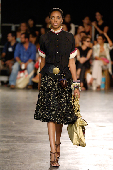 desfiles-isabelacapeto-saopauloinverno2006rtw-126
