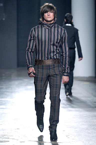 desfiles-karllagirotto-saopauloinverno2006rtw-104