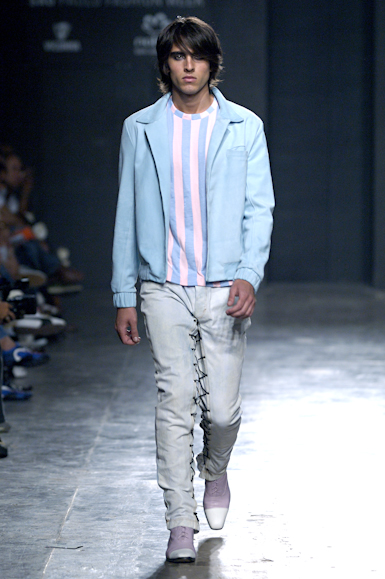 desfiles-karllagirotto-saopauloinverno2006rtw-112