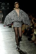 desfiles-karllagirotto-saopauloinverno2006rtw-121