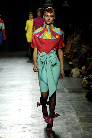 desfiles-karllagirotto-saopauloinverno2006rtw-130
