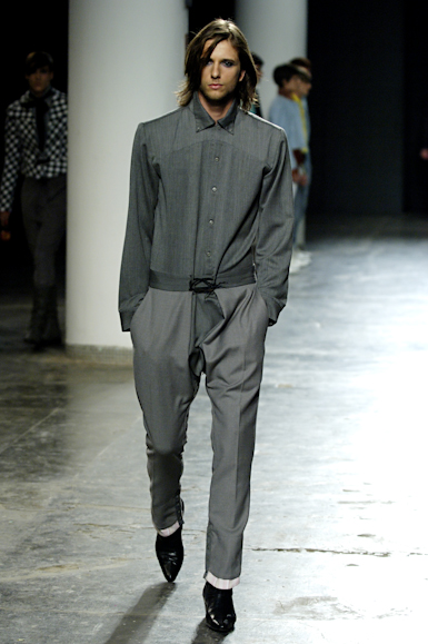desfiles-karllagirotto-saopauloinverno2006rtw-133