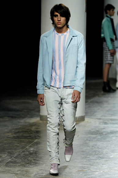desfiles-karllagirotto-saopauloinverno2006rtw-137