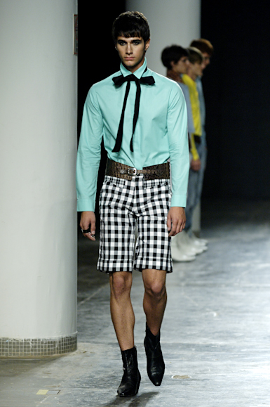 desfiles-karllagirotto-saopauloinverno2006rtw-138