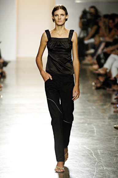 desfiles-lorenzomerlino-saopauloinverno2006rtw-101