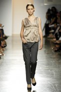 desfiles-lorenzomerlino-saopauloinverno2006rtw-102