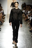 desfiles-lorenzomerlino-saopauloinverno2006rtw-104