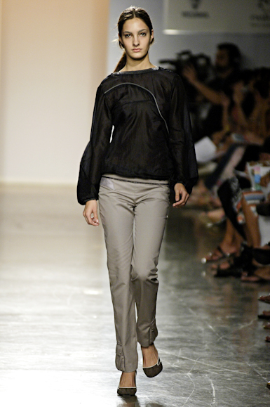 desfiles-lorenzomerlino-saopauloinverno2006rtw-105