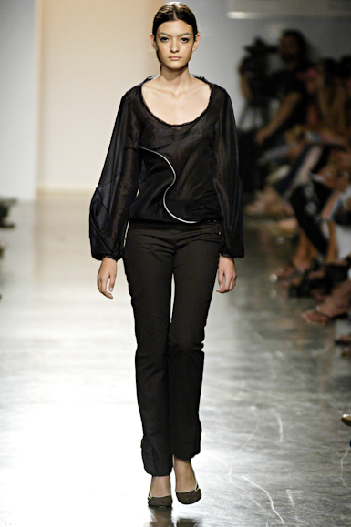 desfiles-lorenzomerlino-saopauloinverno2006rtw-106