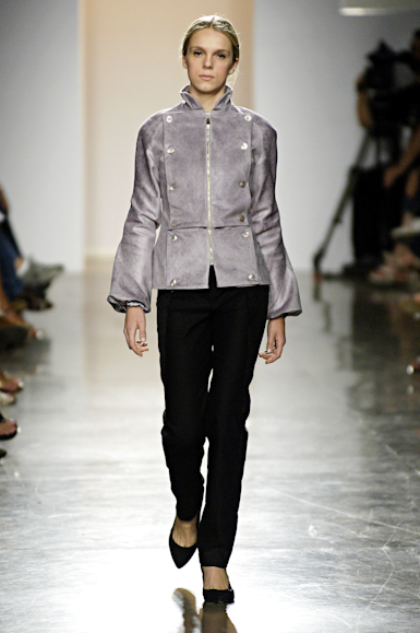 desfiles-lorenzomerlino-saopauloinverno2006rtw-111