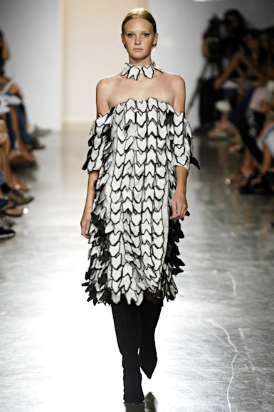 desfiles-lorenzomerlino-saopauloinverno2006rtw-115