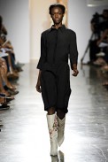 desfiles-lorenzomerlino-saopauloinverno2006rtw-121