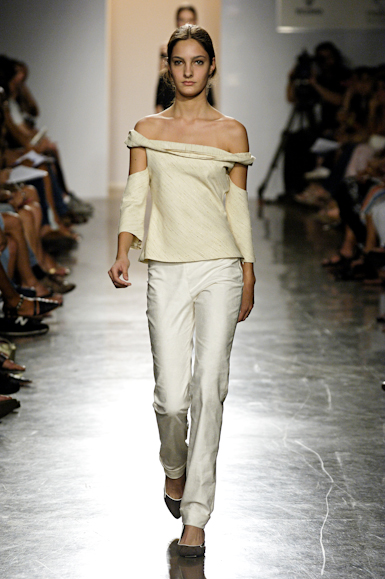 desfiles-lorenzomerlino-saopauloinverno2006rtw-122
