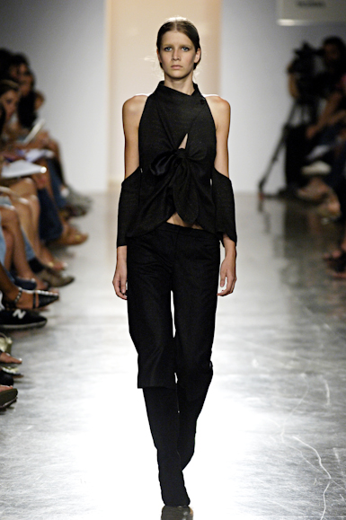 desfiles-lorenzomerlino-saopauloinverno2006rtw-125