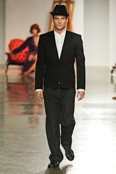 desfiles-marioqueiroz-saopauloinverno2006rtw-101