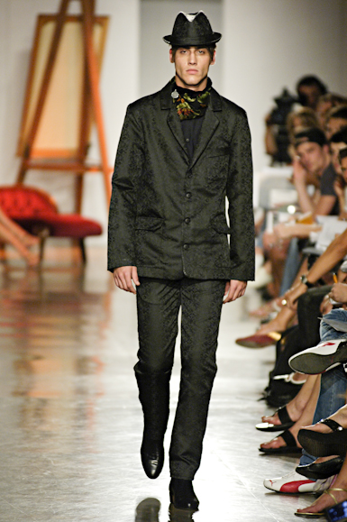 desfiles-marioqueiroz-saopauloinverno2006rtw-102