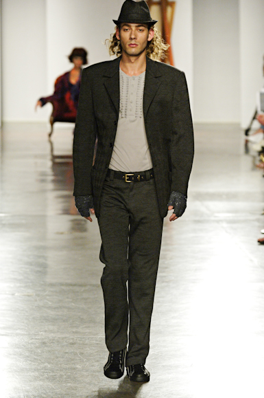 desfiles-marioqueiroz-saopauloinverno2006rtw-112