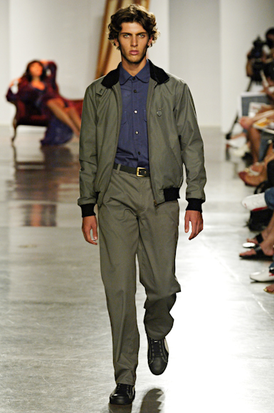 desfiles-marioqueiroz-saopauloinverno2006rtw-116