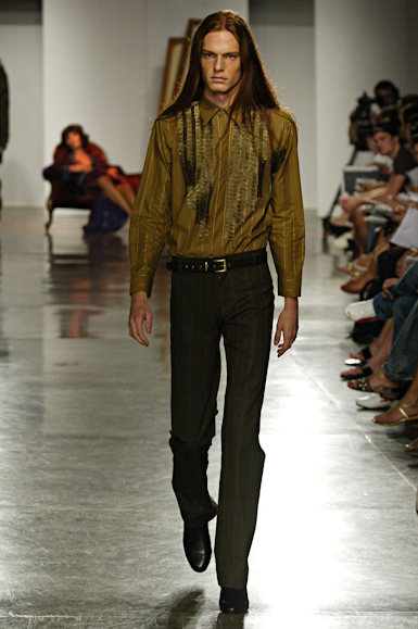 desfiles-marioqueiroz-saopauloinverno2006rtw-119