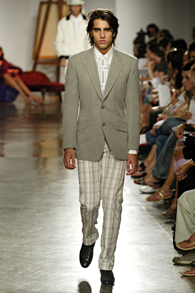 desfiles-marioqueiroz-saopauloinverno2006rtw-129