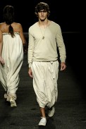 desfiles-osklen-saopauloinverno2006rtw-101