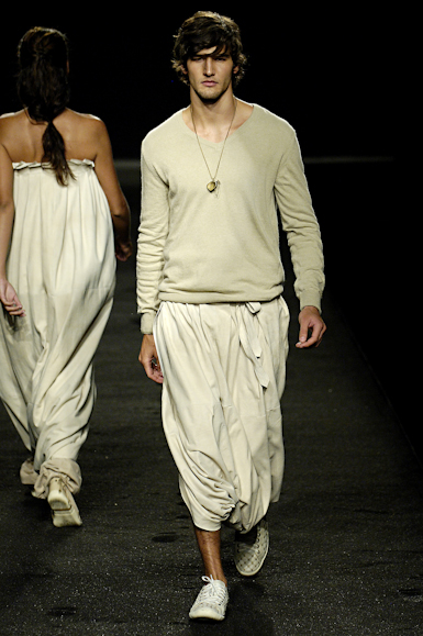 desfiles-osklen-saopauloinverno2006rtw-101